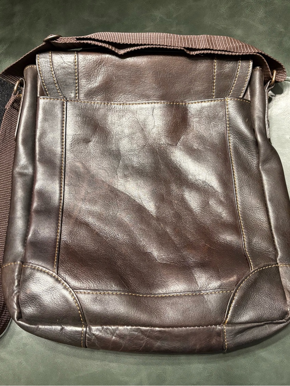 Wilson’s Leather Chestnut Brown Leather Men’s Messenger Bag - Professional Carry - Picture 2 of 7